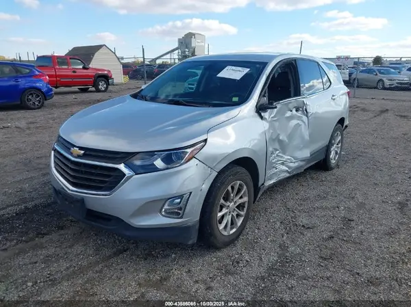 2GNAXSEV6J6258278 2018 CHEVROLET EQUINOX - Image 2