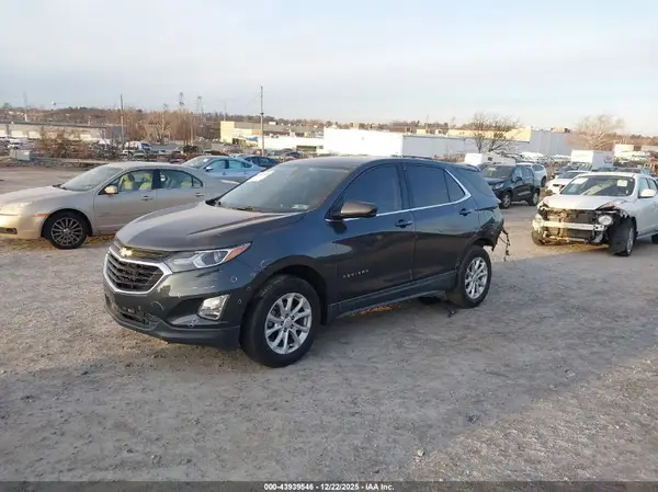 2GNAXSEV6J6301517 2018 CHEVROLET EQUINOX - Image 2
