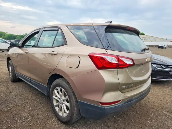 2GNAXSEV6K6128843 2019 CHEVROLET EQUINOX - Image 2