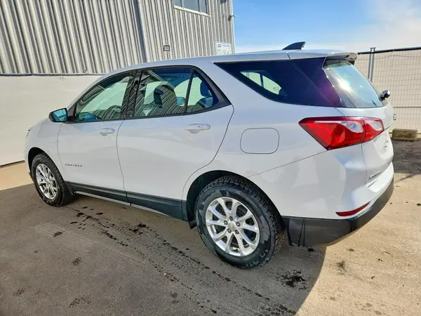 2GNAXSEV6K6276023 2019 CHEVROLET EQUINOX - Image 2