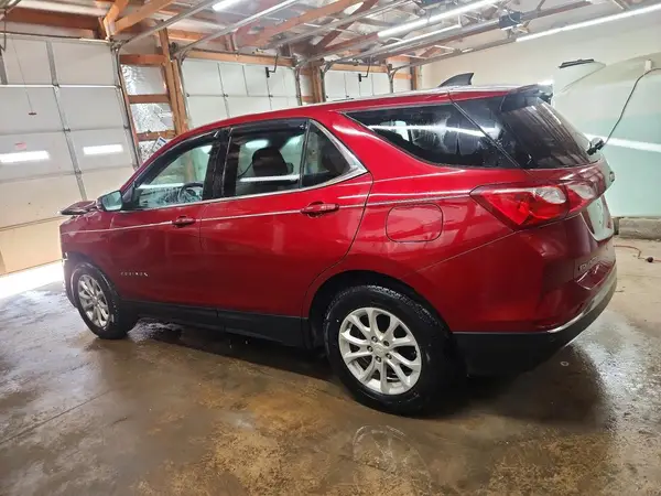 2GNAXSEV7J6130986 2018 CHEVROLET EQUINOX - Image 2