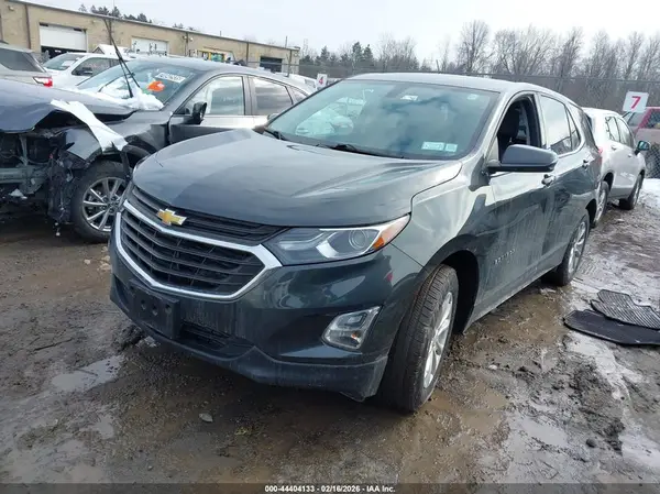 2GNAXSEV7J6260590 2018 CHEVROLET EQUINOX - Image 2