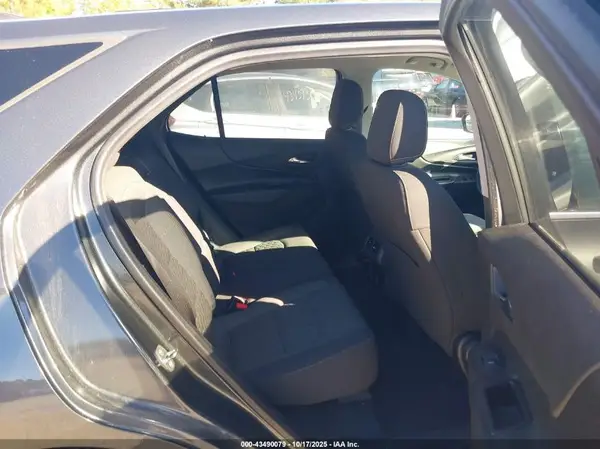 2GNAXSEV7J6305768 2018 CHEVROLET EQUINOX - Image 8