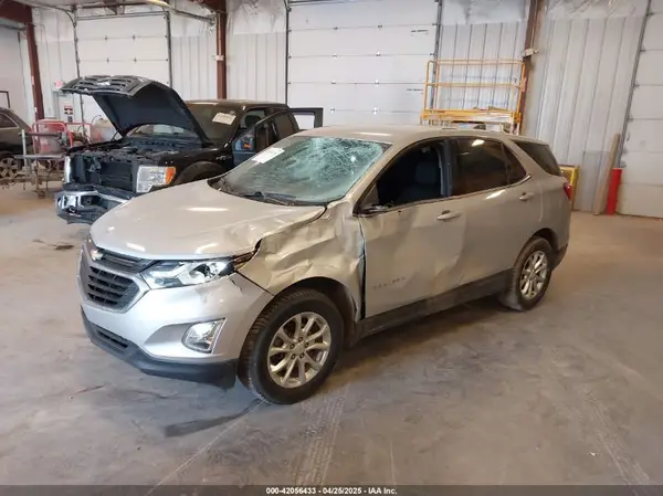 2GNAXSEV7J6349740 2018 CHEVROLET EQUINOX - Image 2