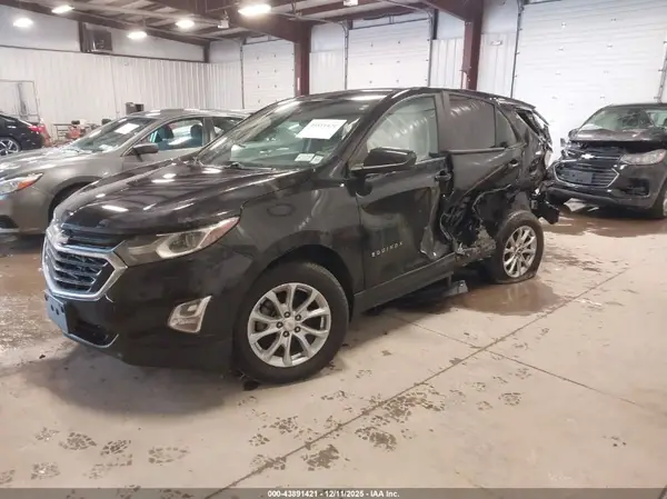 2GNAXSEV7L6186932 2020 CHEVROLET EQUINOX - Image 2