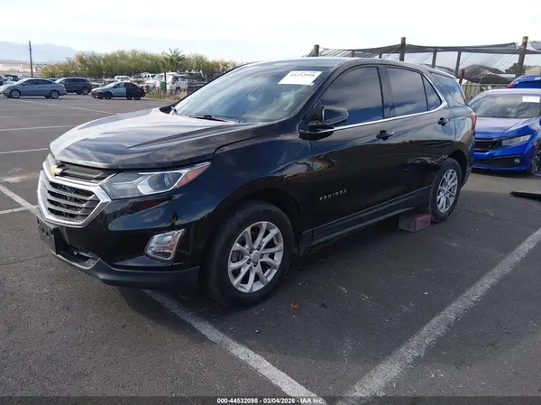 2GNAXSEV8J6200401 2018 CHEVROLET EQUINOX - Image 2
