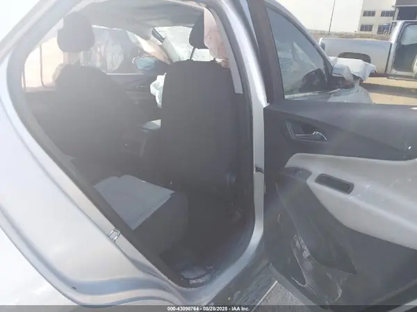 2GNAXSEV8J6262087 2018 CHEVROLET EQUINOX - Image 8