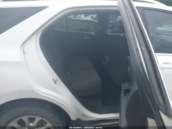 2GNAXSEV8J6273669 2018 CHEVROLET EQUINOX - Image 8