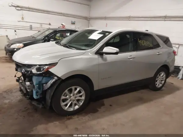 2GNAXSEV8J6289533 2018 CHEVROLET EQUINOX - Image 2