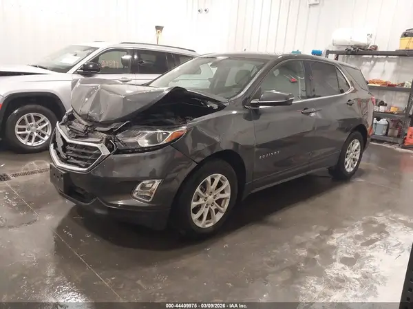 2GNAXSEV8J6300059 2018 CHEVROLET EQUINOX - Image 2