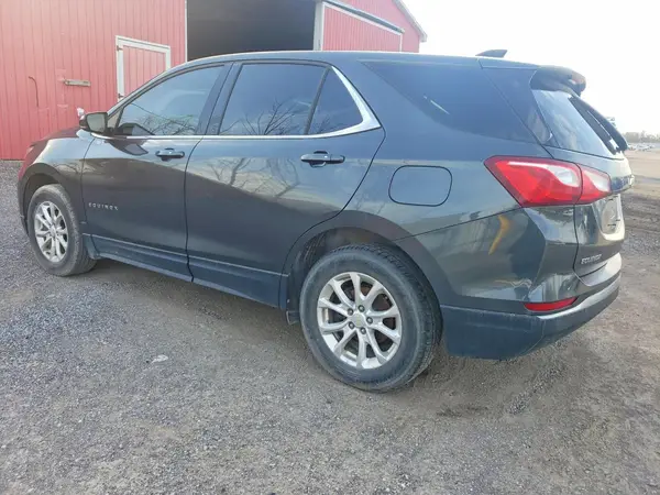 2GNAXSEV8J6325365 2018 CHEVROLET EQUINOX - Image 2