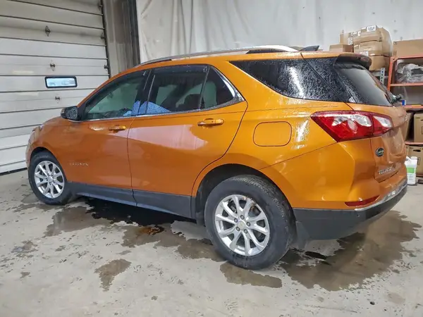 2GNAXSEV8J6330372 2018 CHEVROLET EQUINOX - Image 2