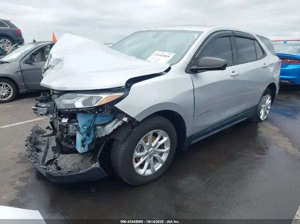 2GNAXSEV8K6252676 2019 CHEVROLET EQUINOX - Image 2