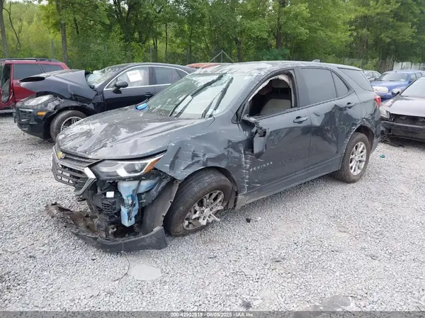 2GNAXSEV8M6112369 2021 CHEVROLET EQUINOX - Image 2