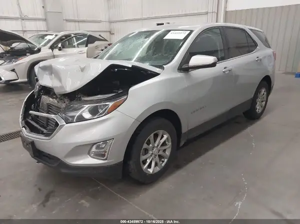 2GNAXSEV9J6122761 2018 CHEVROLET EQUINOX - Image 2