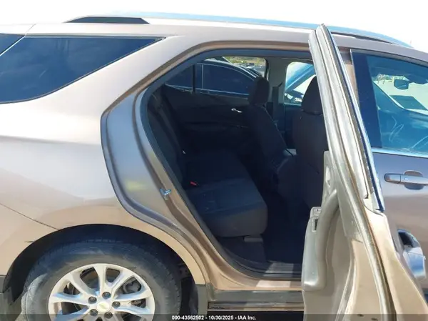 2GNAXSEV9J6150446 2018 CHEVROLET EQUINOX - Image 8