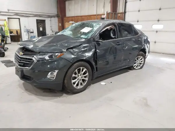 2GNAXSEV9J6160667 2018 CHEVROLET EQUINOX - Image 2