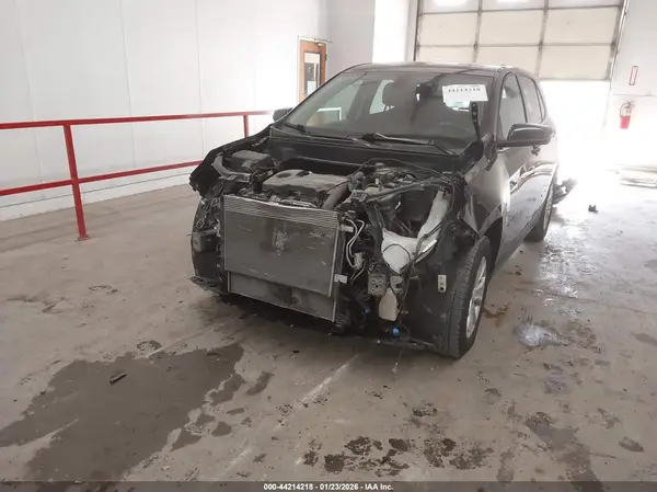 2GNAXSEV9J6205588 2018 CHEVROLET EQUINOX - Image 2