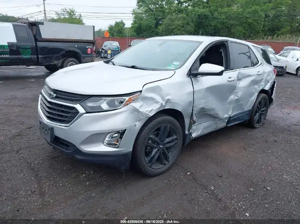 2GNAXSEV9J6248800 2018 CHEVROLET EQUINOX - Image 2