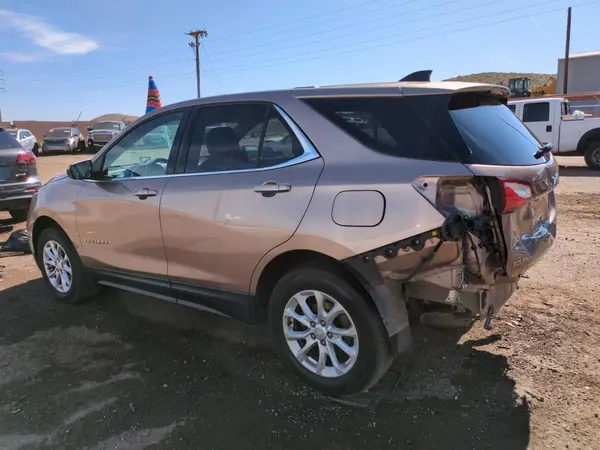2GNAXSEV9J6251924 2018 CHEVROLET EQUINOX - Image 2