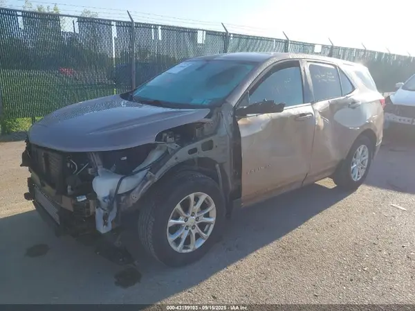 2GNAXSEV9J6323236 2018 CHEVROLET EQUINOX - Image 2