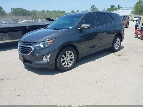 2GNAXSEV9K6103242 2019 CHEVROLET EQUINOX - Image 2