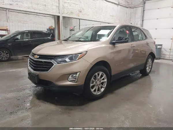 2GNAXSEV9K6125614 2019 CHEVROLET EQUINOX - Image 2