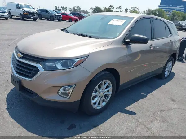 2GNAXSEV9K6216043 2019 CHEVROLET EQUINOX - Image 2