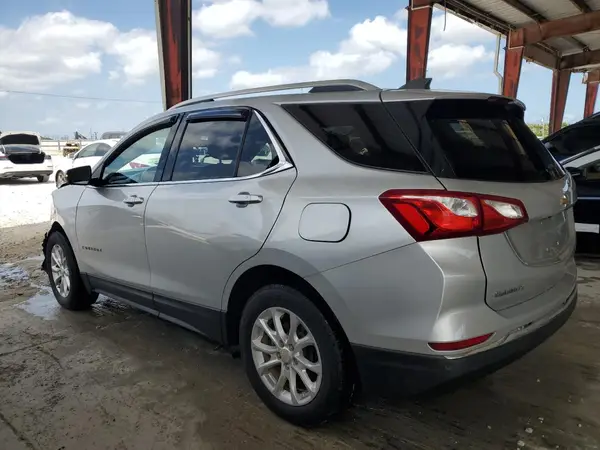 2GNAXSEVXJ6108982 2018 CHEVROLET EQUINOX - Image 2