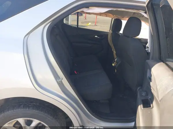 2GNAXSEVXJ6116354 2018 CHEVROLET EQUINOX - Image 8