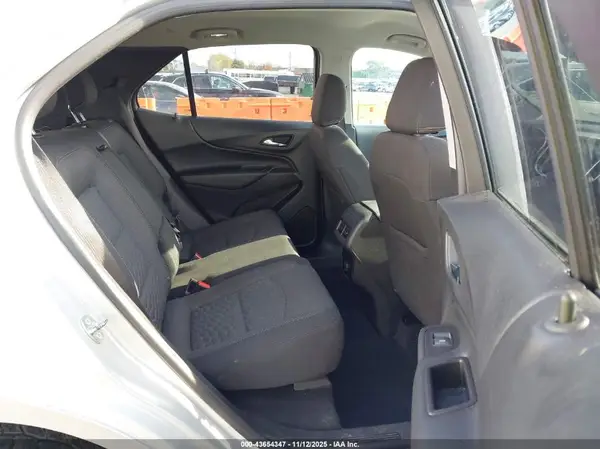 2GNAXSEVXJ6188624 2018 CHEVROLET EQUINOX - Image 8