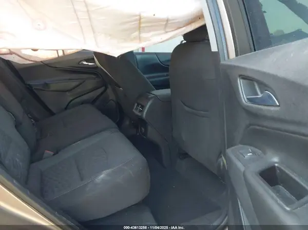 2GNAXSEVXJ6218642 2018 CHEVROLET EQUINOX - Image 8
