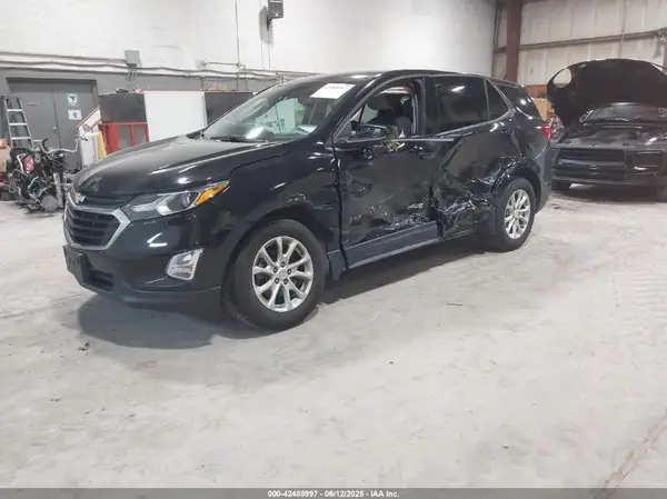 2GNAXSEVXJ6252144 2018 CHEVROLET EQUINOX - Image 2