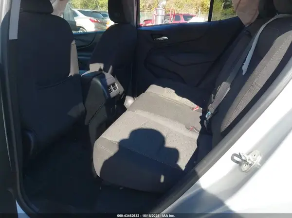 2GNAXSEVXJ6269378 2018 CHEVROLET EQUINOX - Image 8