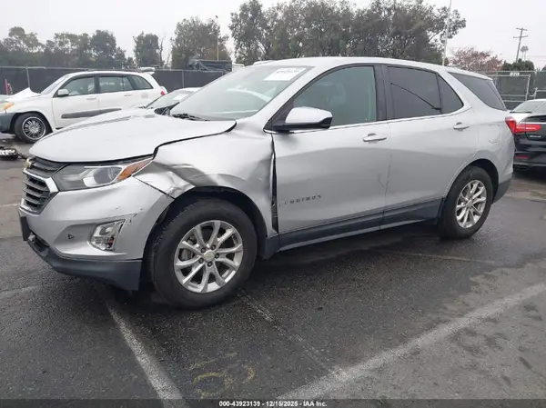 2GNAXSEVXJ6275083 2018 CHEVROLET EQUINOX - Image 2