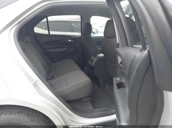 2GNAXSEVXJ6275083 2018 CHEVROLET EQUINOX - Image 8