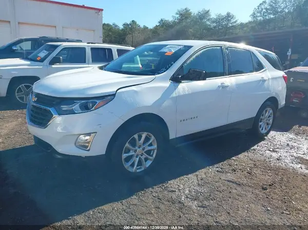 2GNAXSEVXJ6276119 2018 CHEVROLET EQUINOX - Image 2