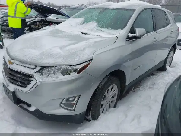 2GNAXSEVXJ6301889 2018 CHEVROLET EQUINOX - Image 2
