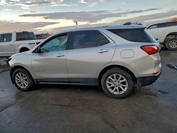 2GNAXSEVXJ6309829 2018 CHEVROLET EQUINOX - Image 2