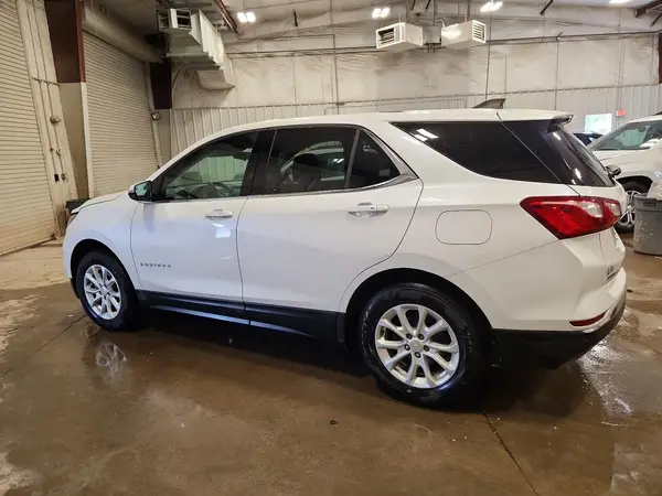 2GNAXSEVXJ6320135 2018 CHEVROLET EQUINOX - Image 2