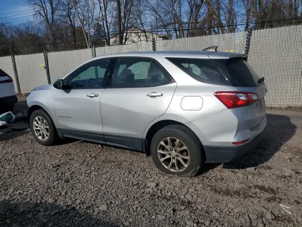 2GNAXSEVXK6107168 2019 CHEVROLET EQUINOX - Image 2