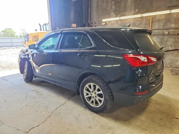 2GNAXSEVXM6106556 2021 CHEVROLET EQUINOX - Image 2