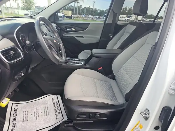2GNAXTEV0K6256257 2019 CHEVROLET EQUINOX - Image 2
