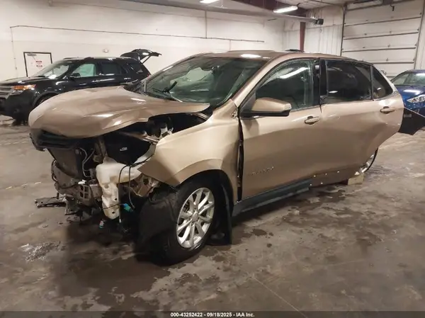 2GNAXTEV3K6137229 2019 CHEVROLET EQUINOX - Image 2