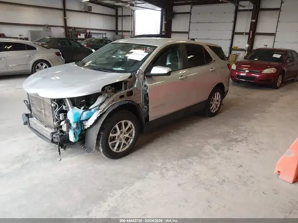 2GNAXTEV6N6131168 2022 CHEVROLET EQUINOX - Image 2