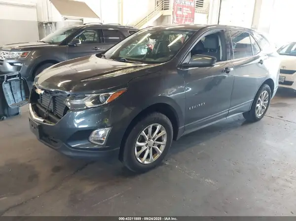2GNAXTEV7L6130592 2020 CHEVROLET EQUINOX - Image 2