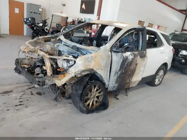 2GNAXTEV8K6255017 2019 CHEVROLET EQUINOX - Image 2
