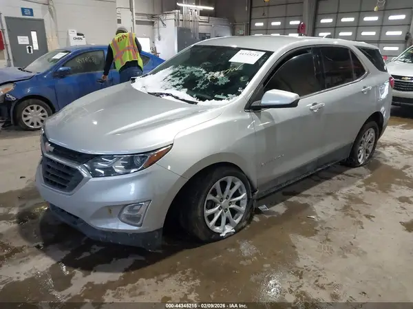2GNAXTEV8L6130679 2020 CHEVROLET EQUINOX - Image 2