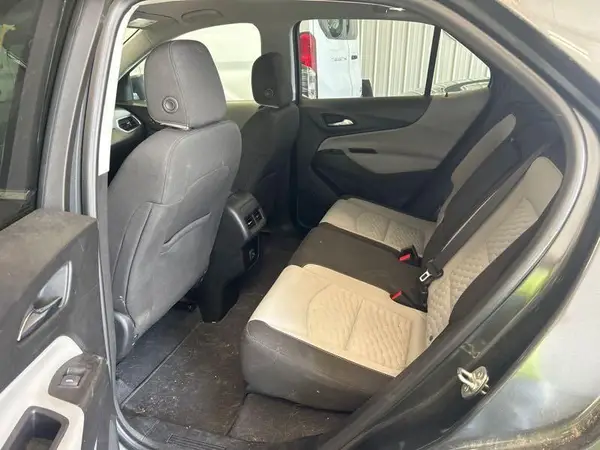 2GNAXTEVXL6230119 2020 CHEVROLET EQUINOX - Image 2