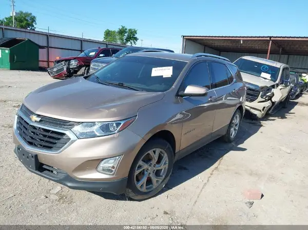2GNAXTEX1J6236258 2018 CHEVROLET EQUINOX - Image 2